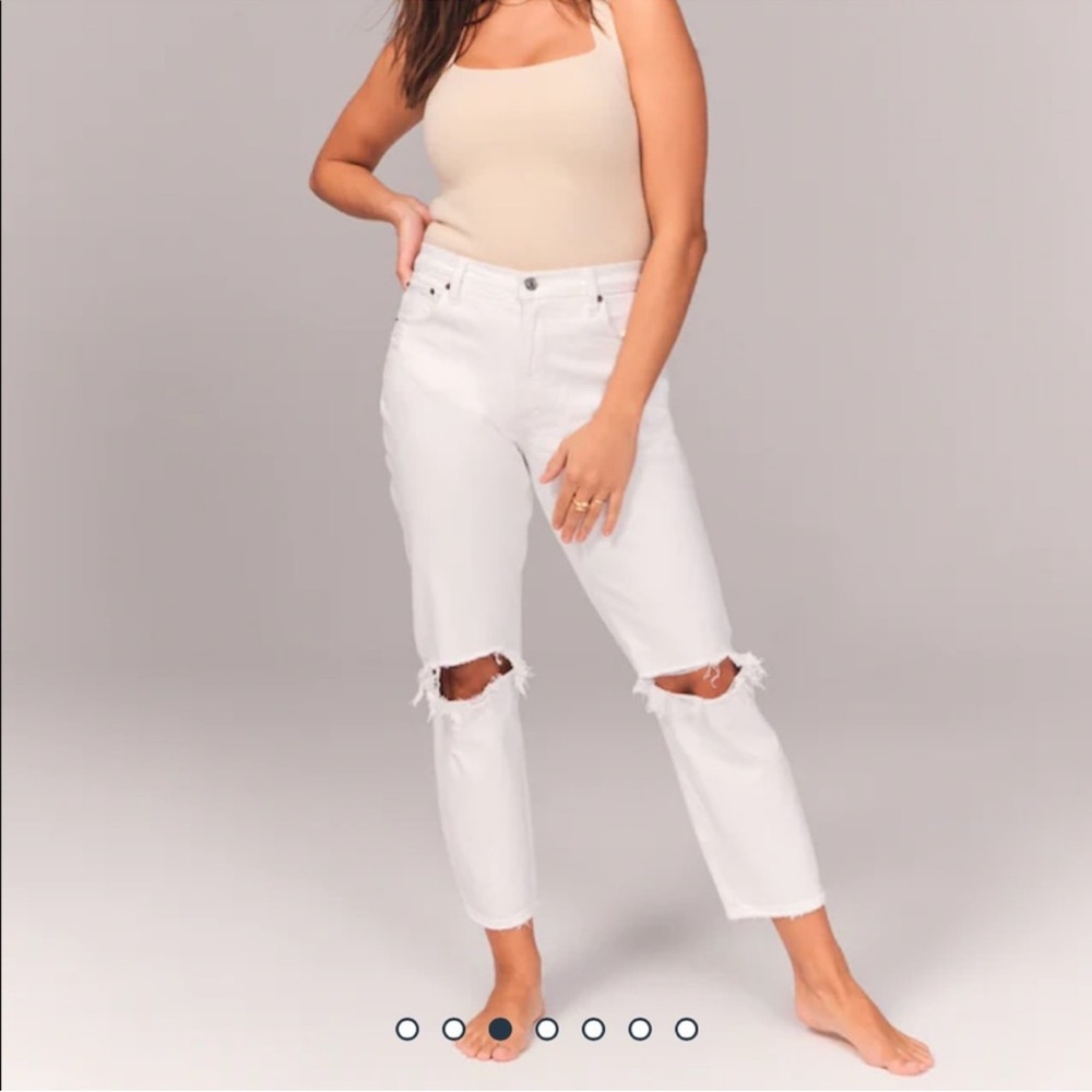 Abercrombie & Fitch Mom High Rise White Distressed straight leg Jeans Sz 4 27